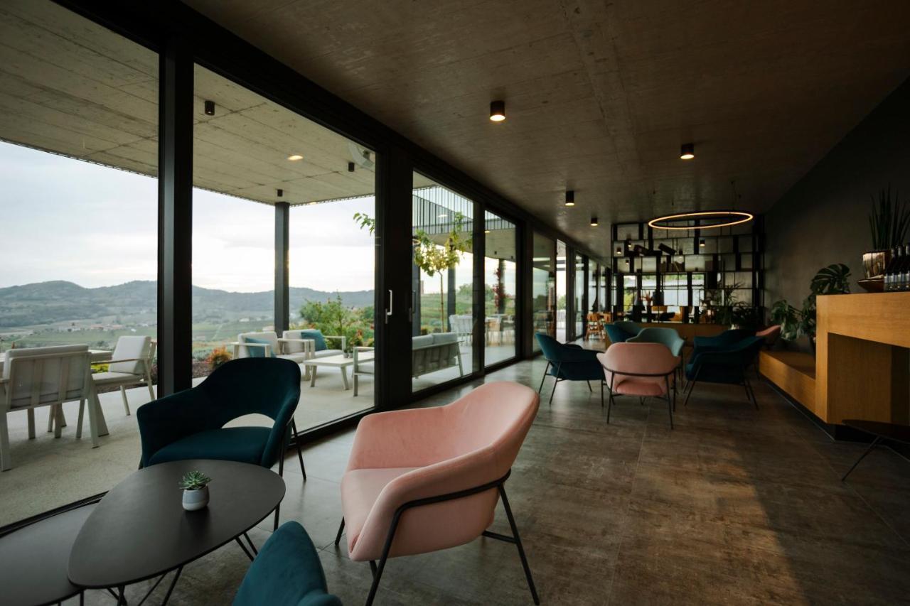 Tavarneta Estate Dobrovo Ngoại thất bức ảnh