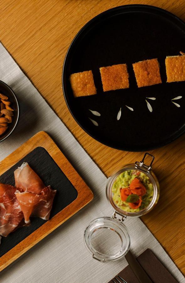 Tavarneta Estate Dobrovo Ngoại thất bức ảnh