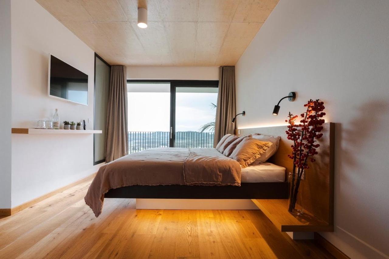 Tavarneta Estate Dobrovo Ngoại thất bức ảnh