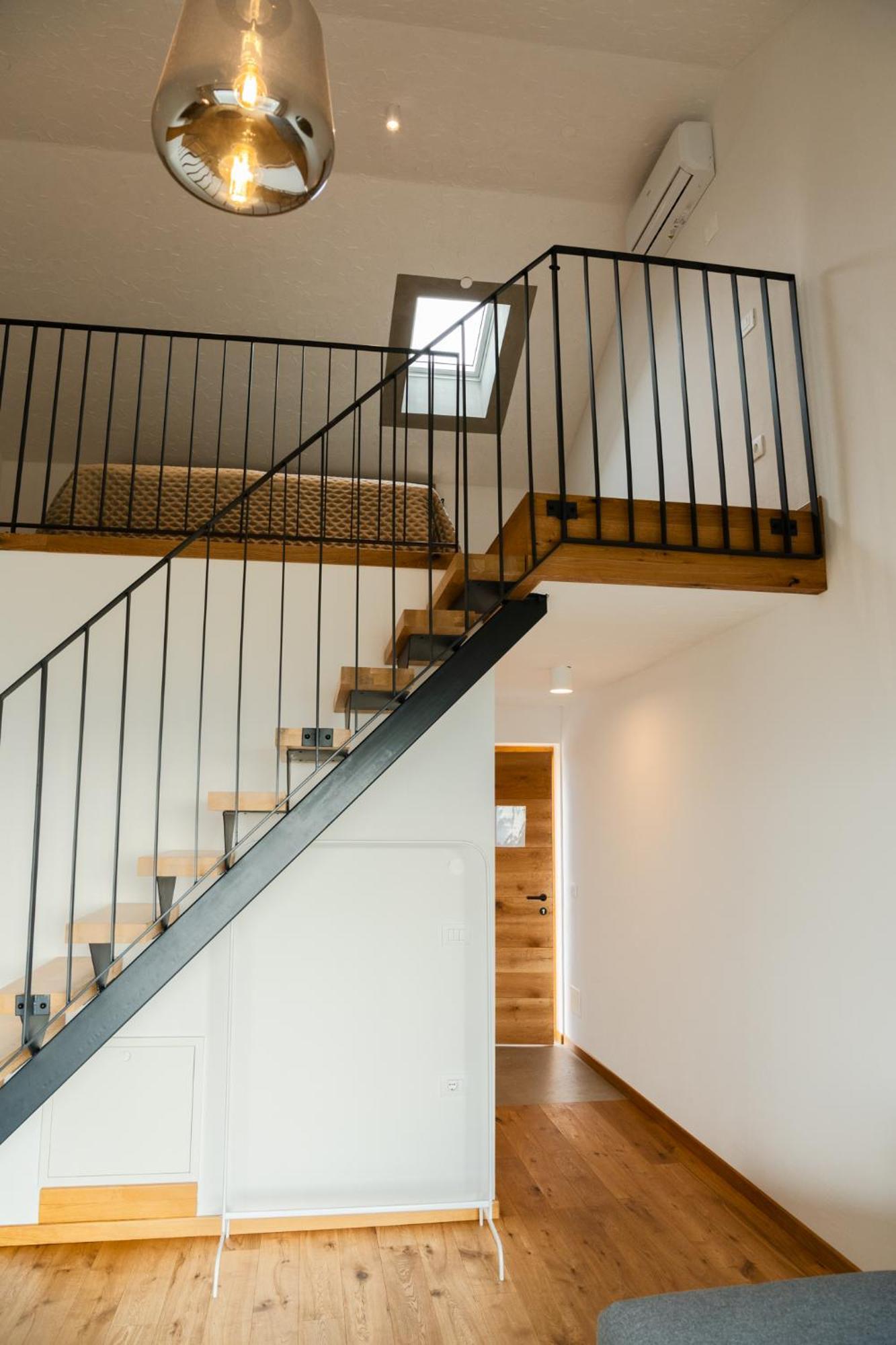 Tavarneta Estate Dobrovo Ngoại thất bức ảnh